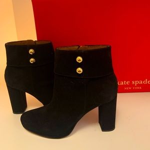 Excellent Kate Spade Short Boots in Black Kid Suede with gold buttons. Size 8.5